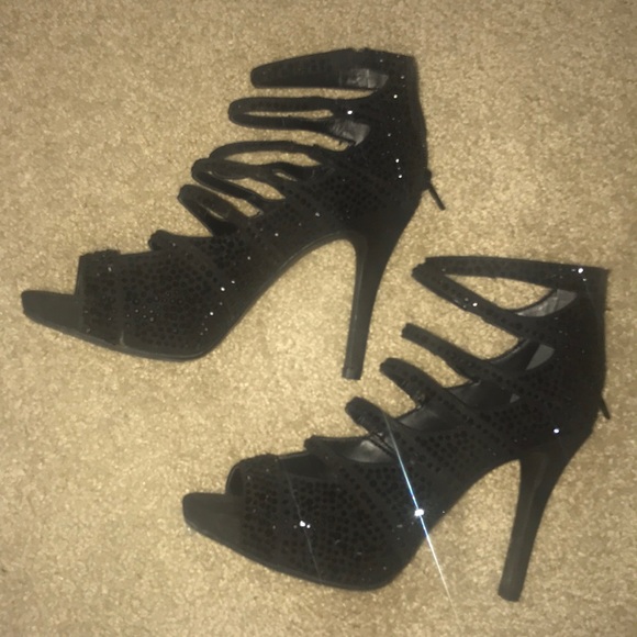 Hot Homecoming or Prom Heels - Picture 3 of 3